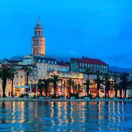 Old Town Historic Core Апартаменти